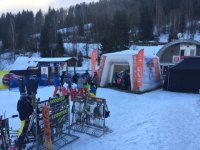 Ski Zentrum Bublava und Firma ČEZ laden zum Skitest ein.